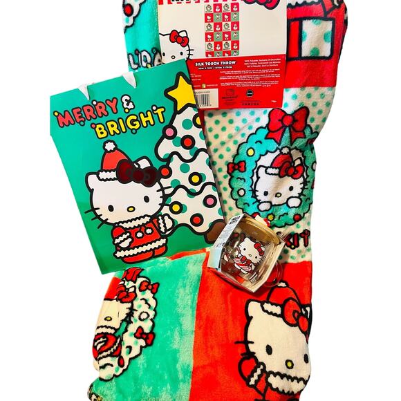 Hello Kitty Christmas Holiday Hugs bundle throw glass & spoon mug and 3 pack gft - Picture 1 of 5